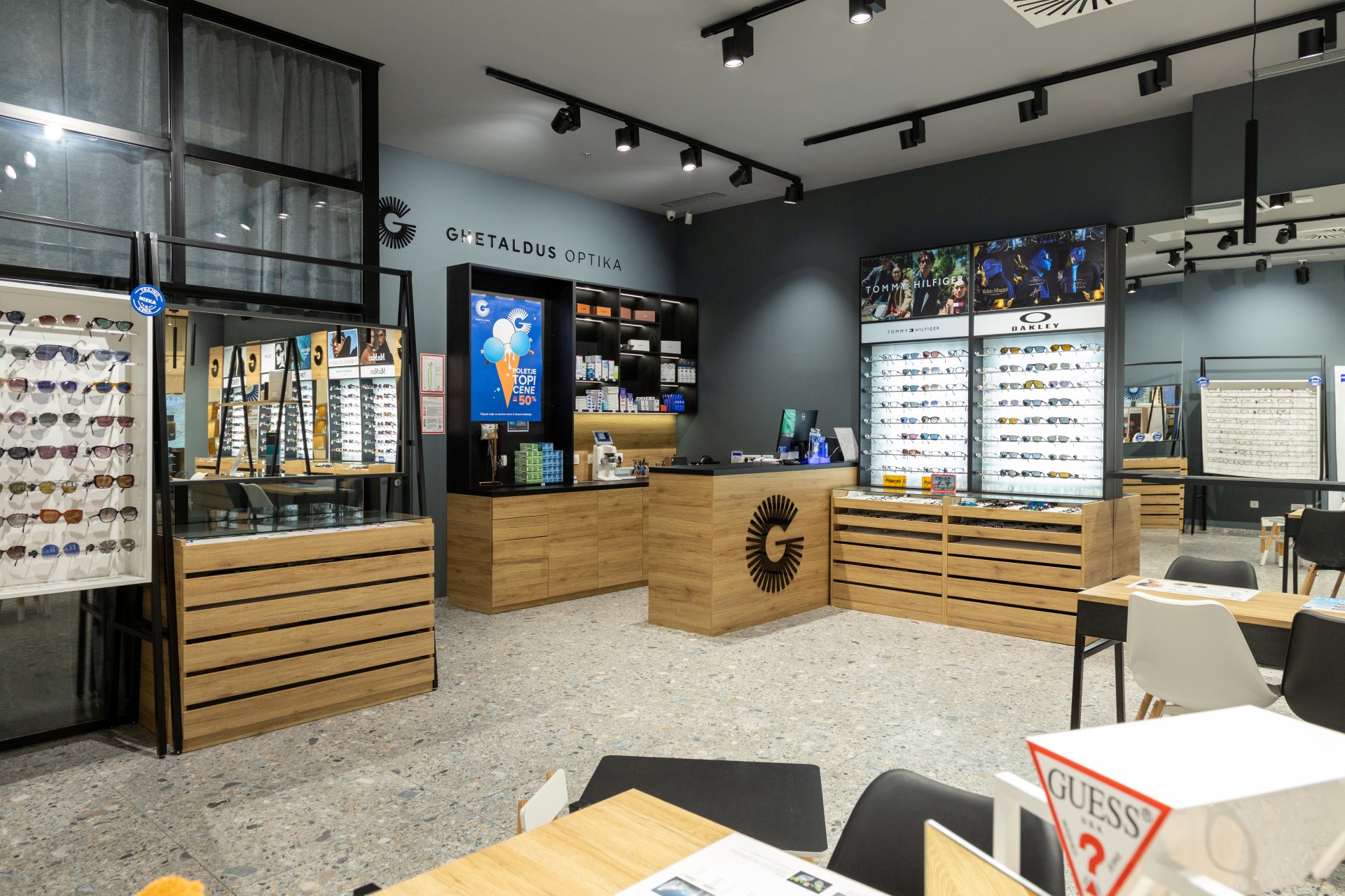 Ghetaldus Optika Planet Koper